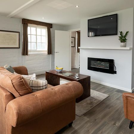 The Stable Suite At York Racecourse Екстер'єр фото