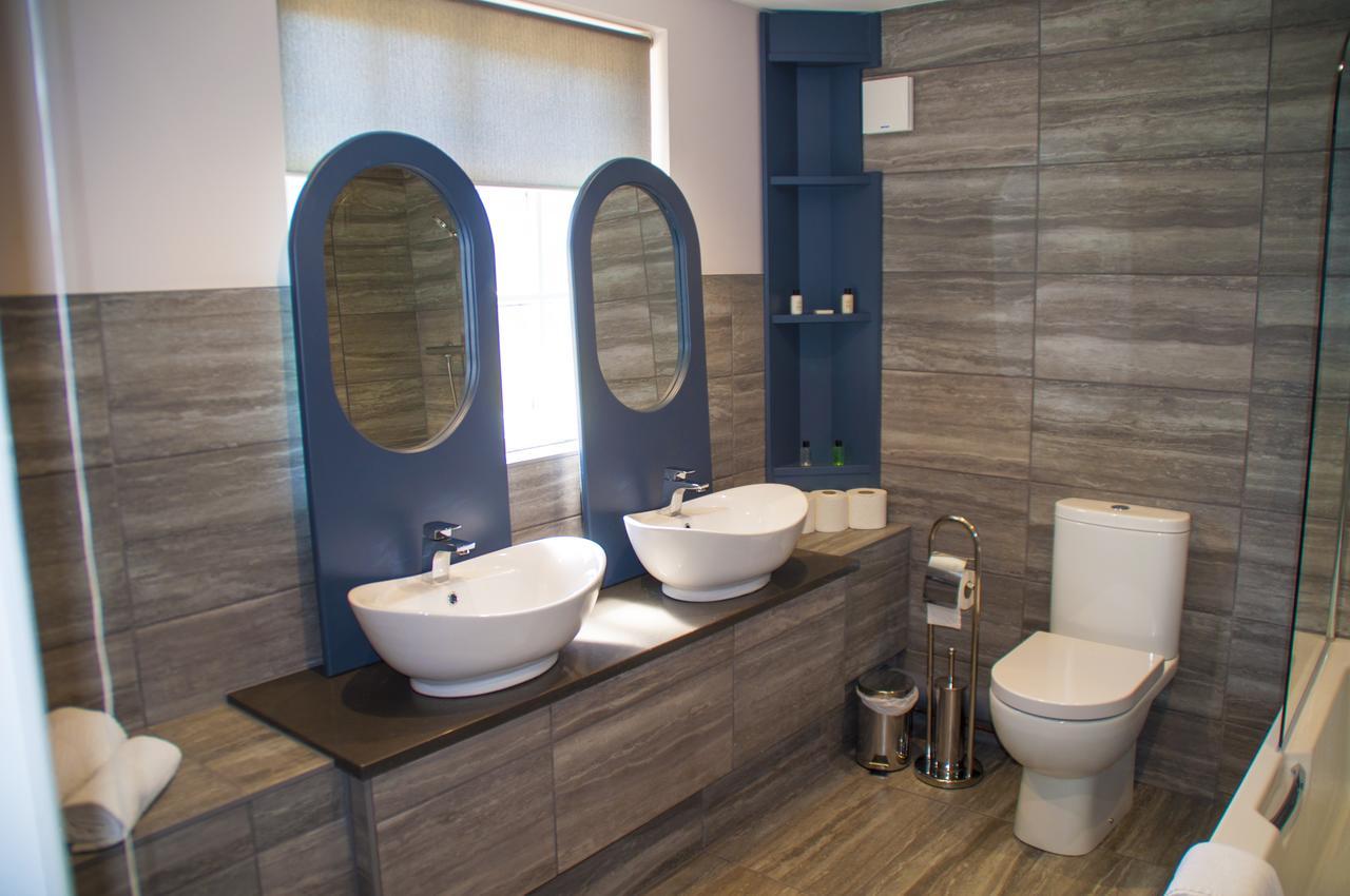 The Stable Suite At York Racecourse Екстер'єр фото