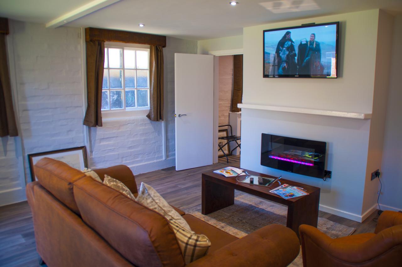 The Stable Suite At York Racecourse Екстер'єр фото